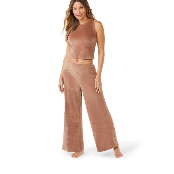 Sofia Vergara Velvet Robe, Tank Top and Wide Leg Pants Set - Picture 2 of 4